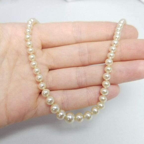 Vintage Graduated Faux Pearl Necklace with Sterling Silver Hook Clasp Estate - Picture 1 of 6